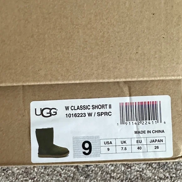 Ugg boots Classic Suede Shearling Boots - Olive - Picture 13 of 14